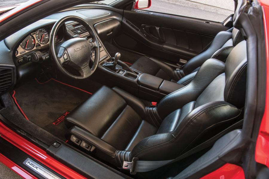 Интерьер Acura NSX-T 1995 года  (фото 14 из 45)
